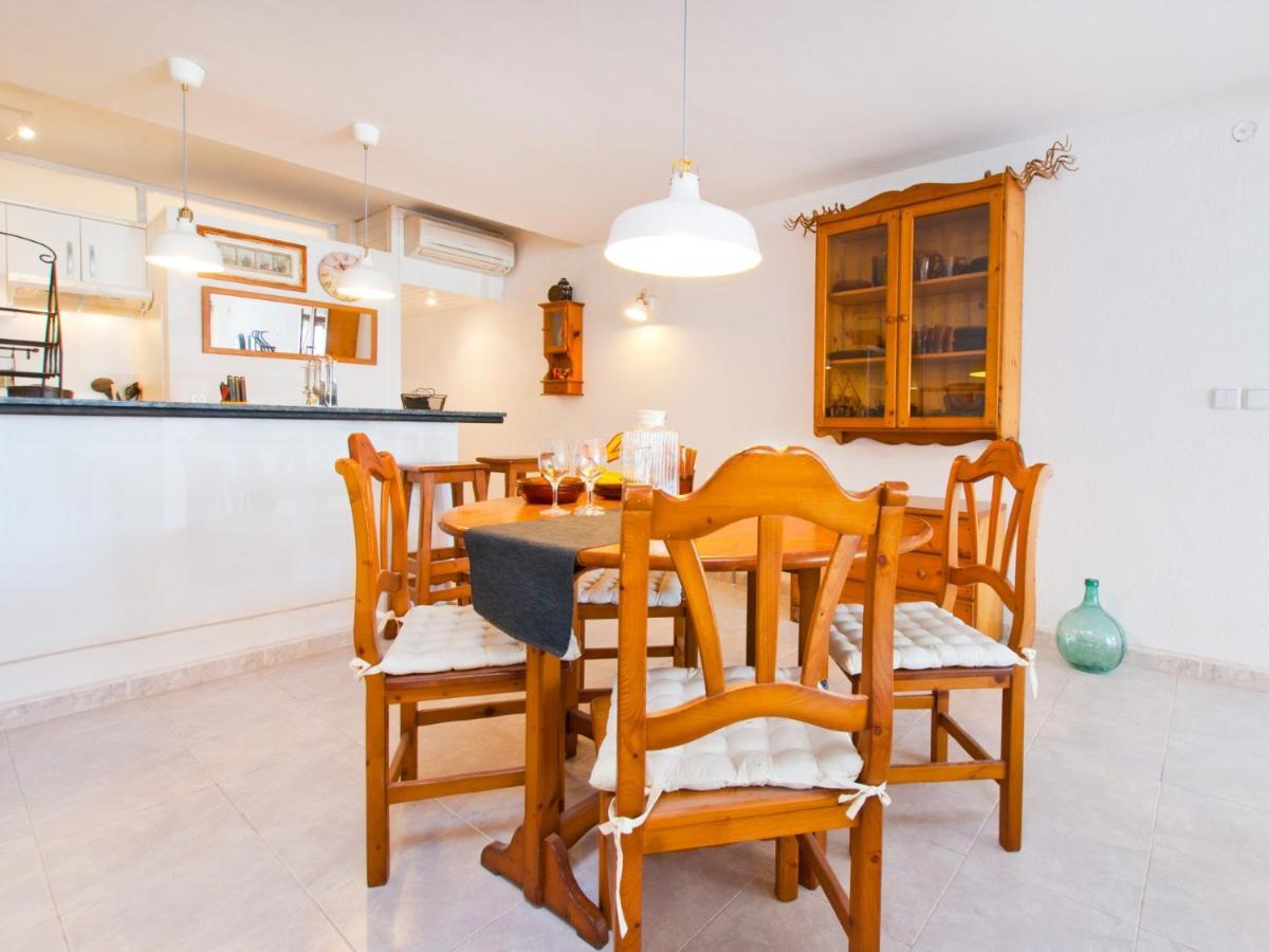 Apartment Oiza Castle 15 At Beach, Wifi And Aircon