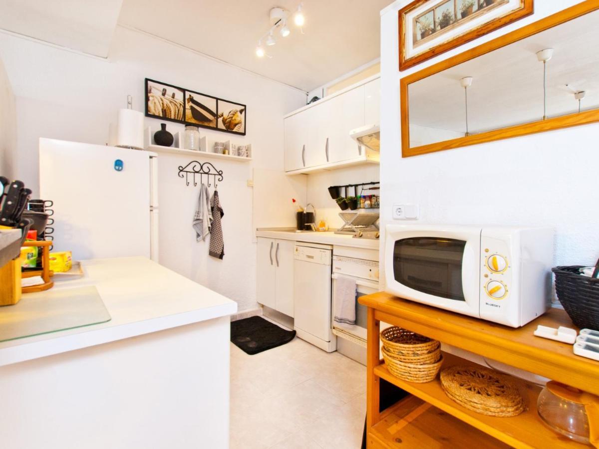 Apartment Oiza Castle 15 At Beach, Wifi And Aircon
